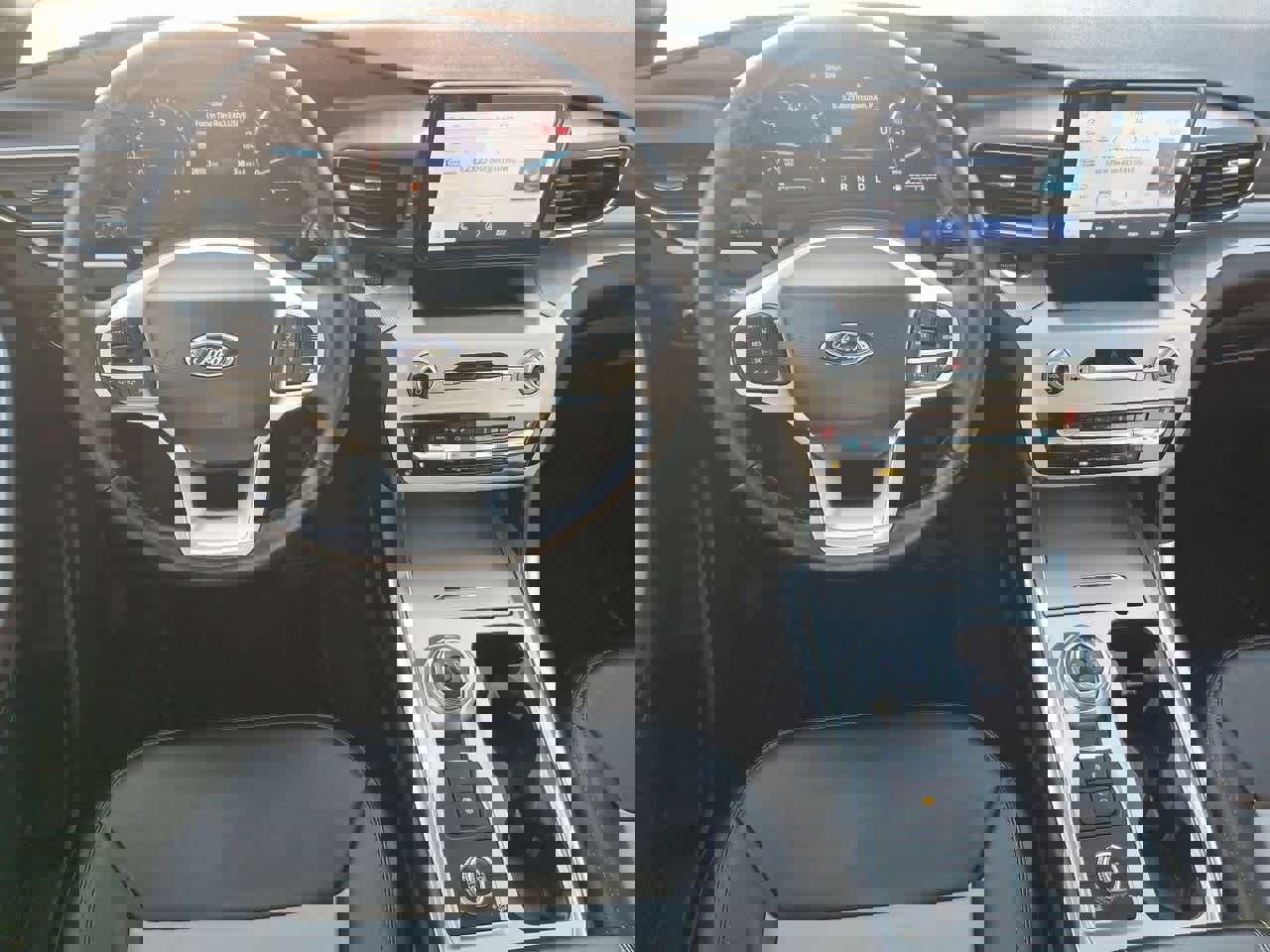 Certified 2022 Ford Explorer XLT w/ Equipment Group 202A image 27