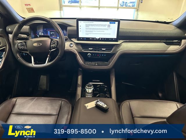 Certified 2025 Ford Explorer Platinum w/ LUX Leather Package AWD/4WD image 15
