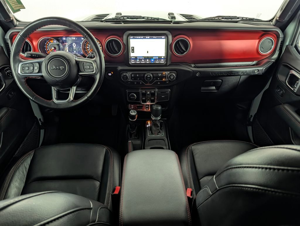 Used 2023 Jeep Wrangler Unlimited Rubicon w/ Cold Weather Group AWD/4WD image 14