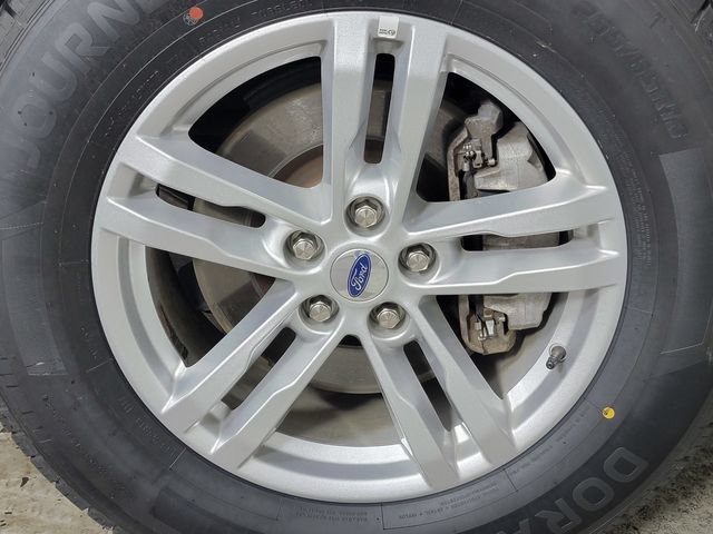 Certified 2023 Ford Explorer XLT w/ Equipment Group 202A AWD/4WD image 10
