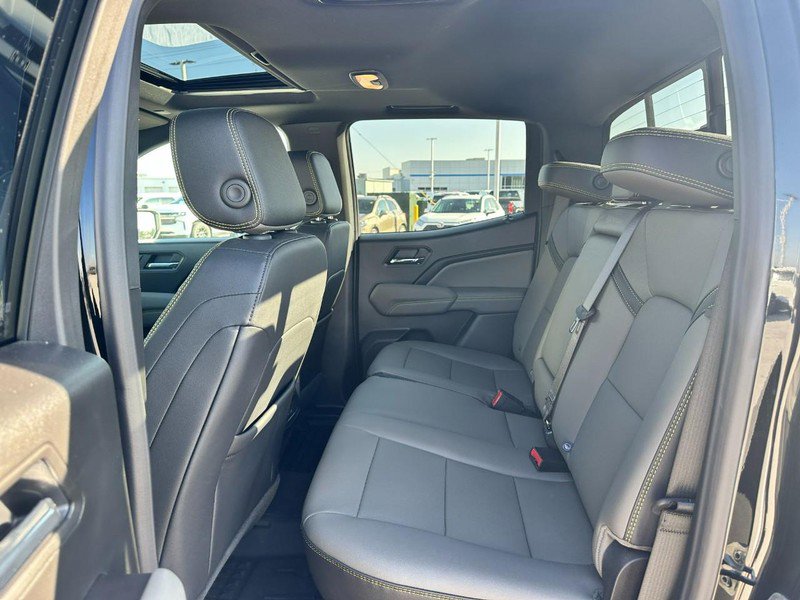 Used 2025 Chevrolet Colorado ZR2 w/ Technology Package image 10