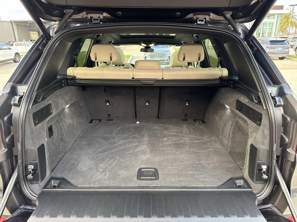 Used 2022 BMW X5 sDrive40i w/ Parking Assistance Package image 12