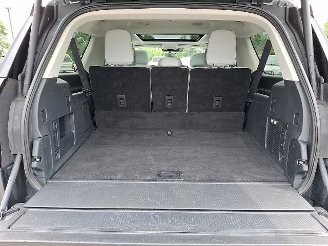 Certified 2025 Ford Expedition Max Platinum w/ Driver's Package AWD/4WD image 30