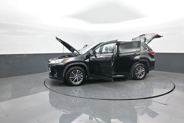 Used 2019 Toyota Highlander XLE image 38