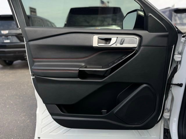 Certified 2024 Ford Explorer ST-Line w/ Class IV Trailer Tow Package image 12