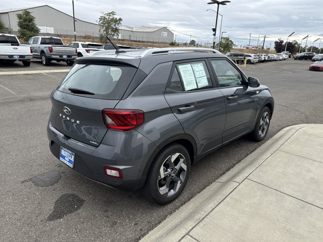 Used 2025 Hyundai Venue SEL FWD image 5