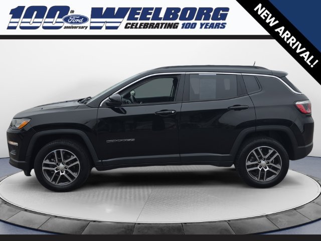 Used 2017 Jeep Compass Latitude w/ Popular Equipment Group AWD/4WD image 2