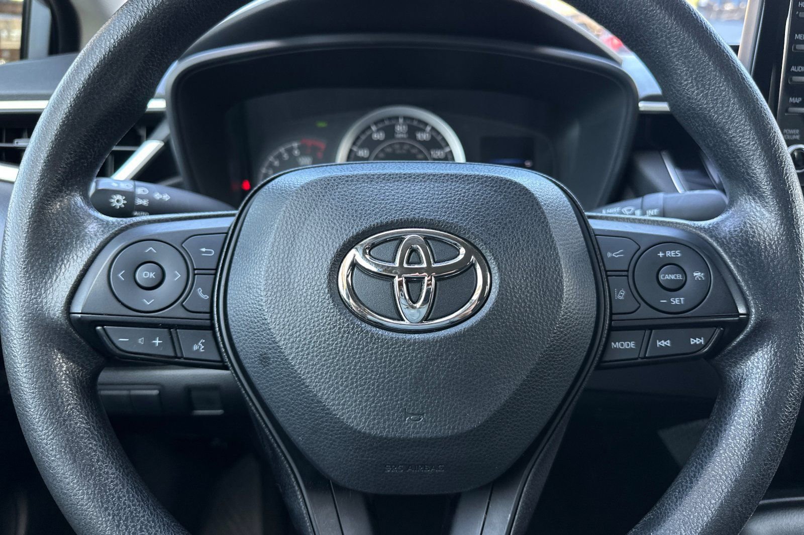 Used 2022 Toyota Corolla LE w/ LE Convenience Package FWD image 21