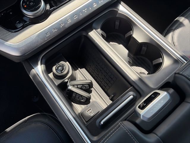 Certified 2025 Ford Expedition Platinum w/ Driver's Package AWD/4WD image 21