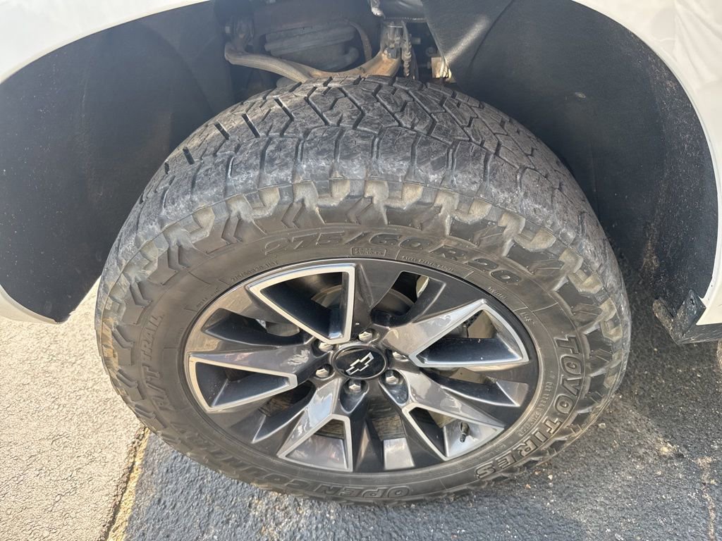 Used 2021 Chevrolet Tahoe Z71 w/ Rear Media and Nav Package image 15