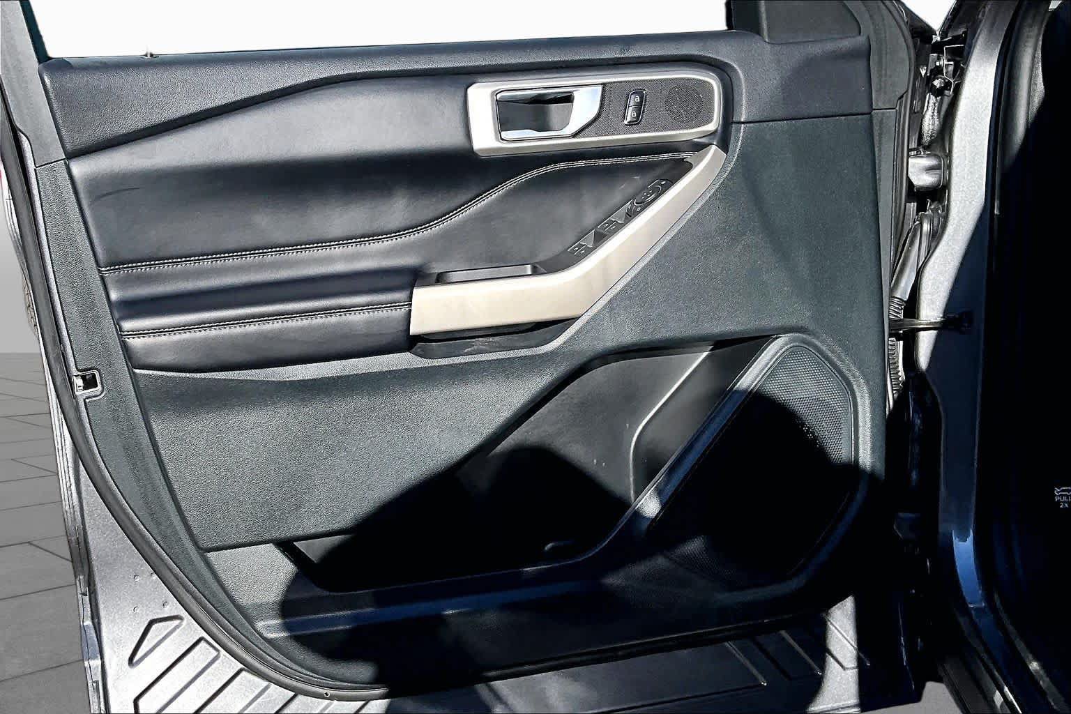 Certified 2023 Ford Explorer XLT RWD image 22