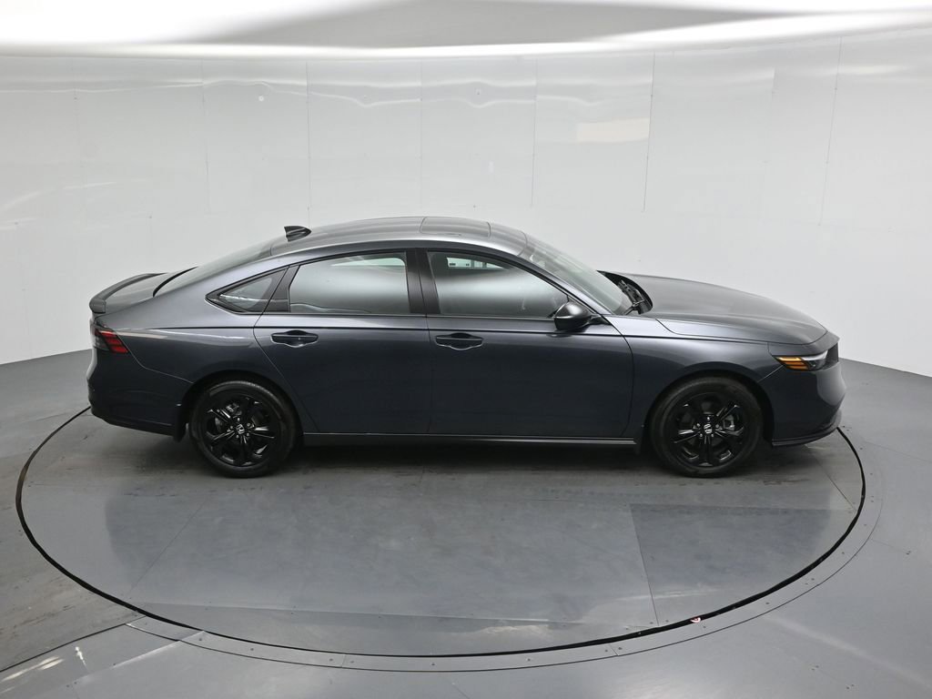 Used 2025 Honda Accord SE image 32
