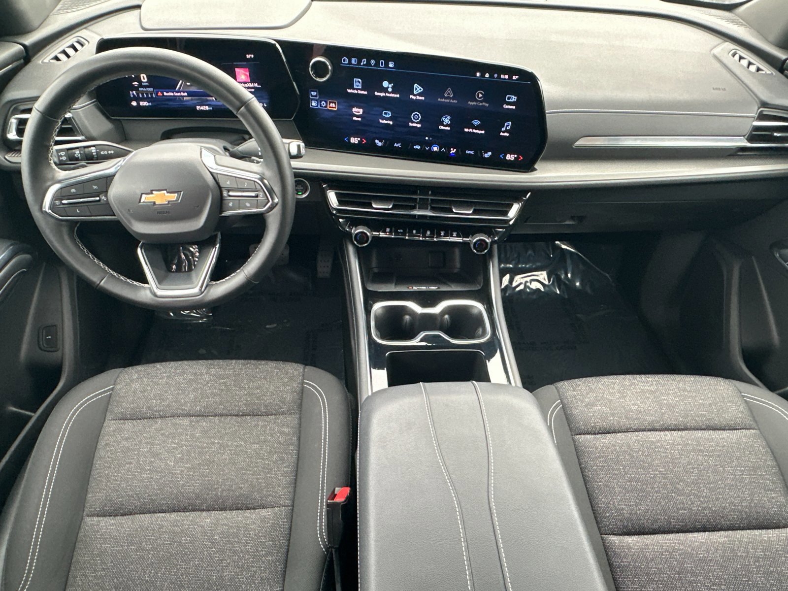 Used 2025 Chevrolet Traverse LT image 13