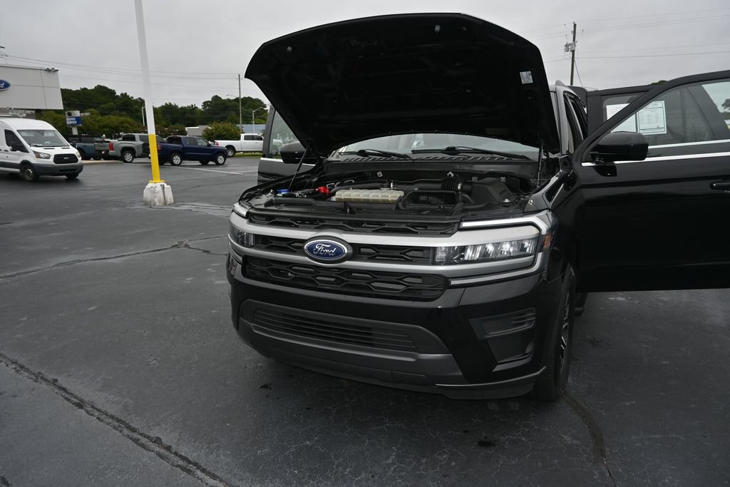 Certified 2024 Ford Expedition Max XLT RWD image 11