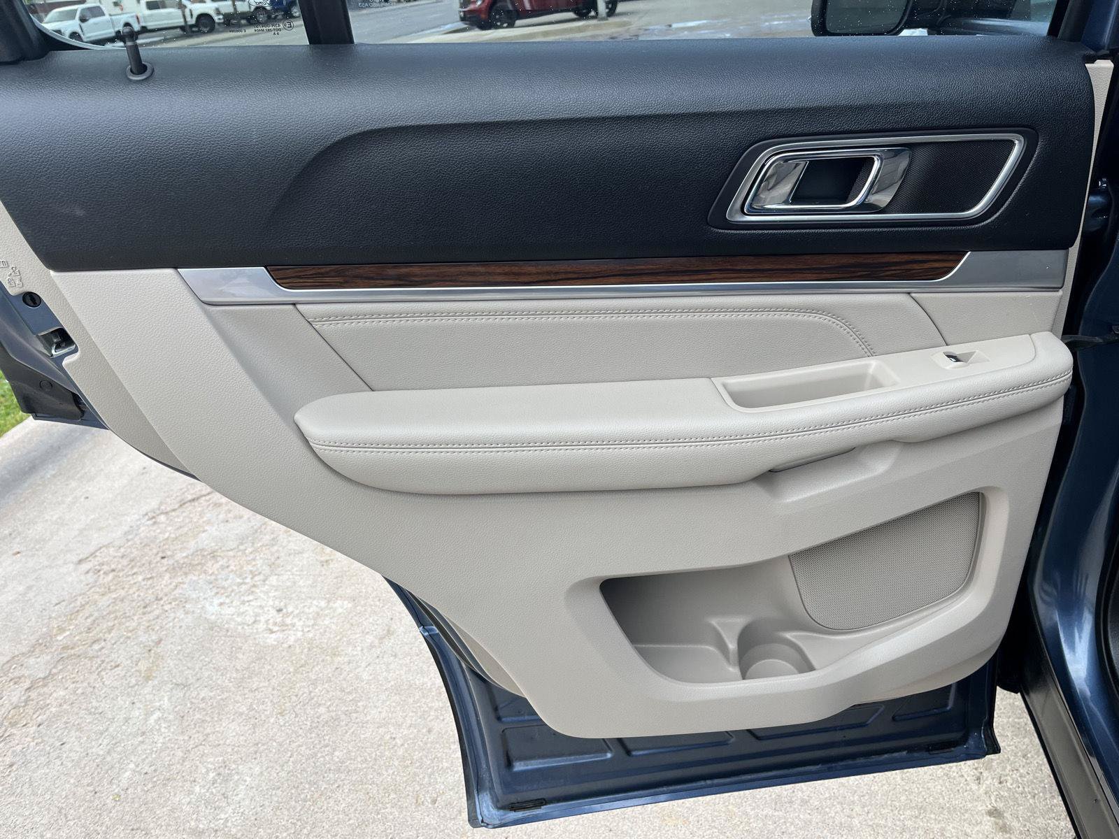 Certified 2019 Ford Explorer Limited AWD/4WD image 11