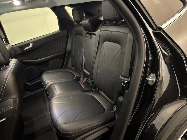 Certified 2025 Ford Escape SE w/ PHEV Premium Package image 32