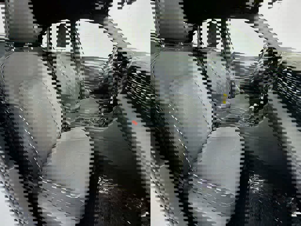 Used 2025 Volkswagen Jetta Sport image 16