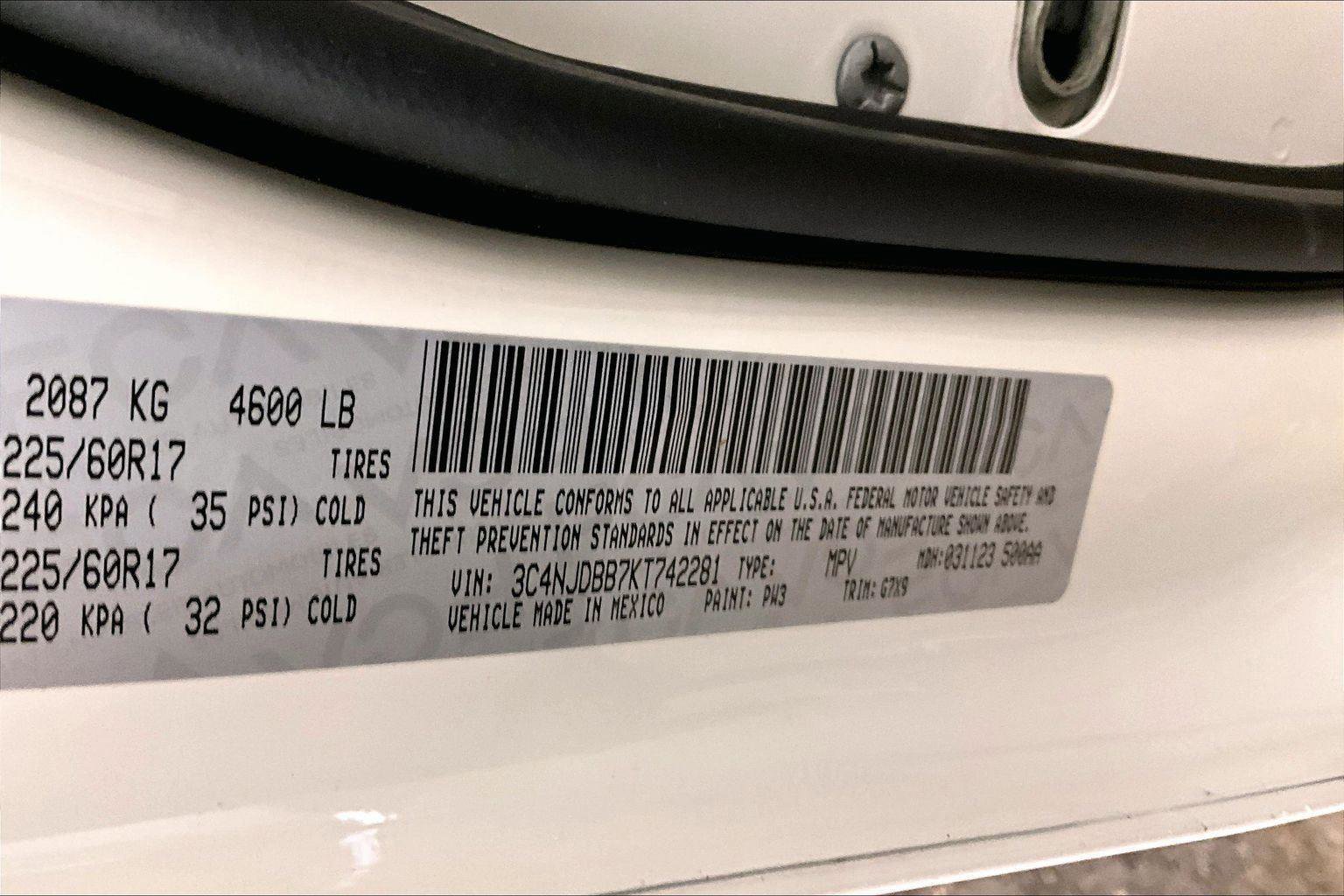 Used 2019 Jeep Compass Latitude image 32