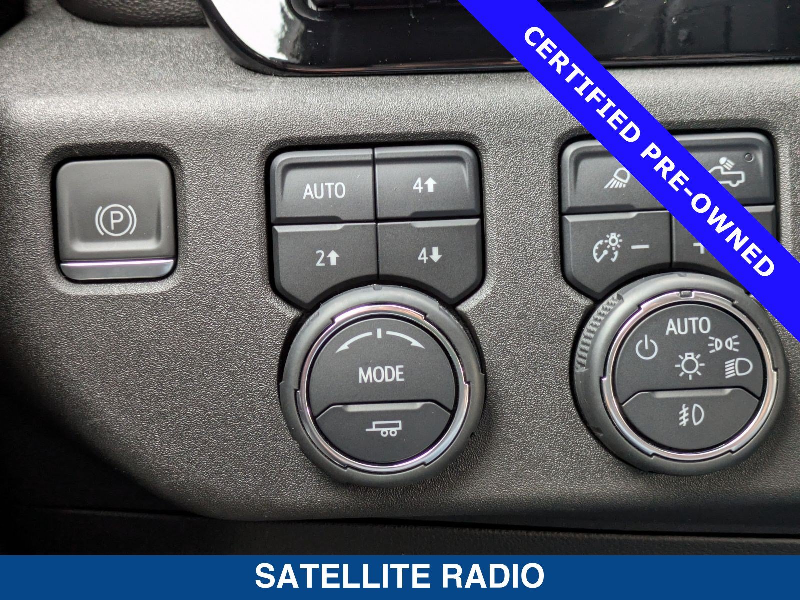Used 2023 Chevrolet Silverado 1500 High Country w/ High Country Premium Package AWD/4WD image 35