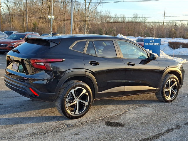 Used 2024 Chevrolet Trax RS w/ Driver Confidence Package image 5