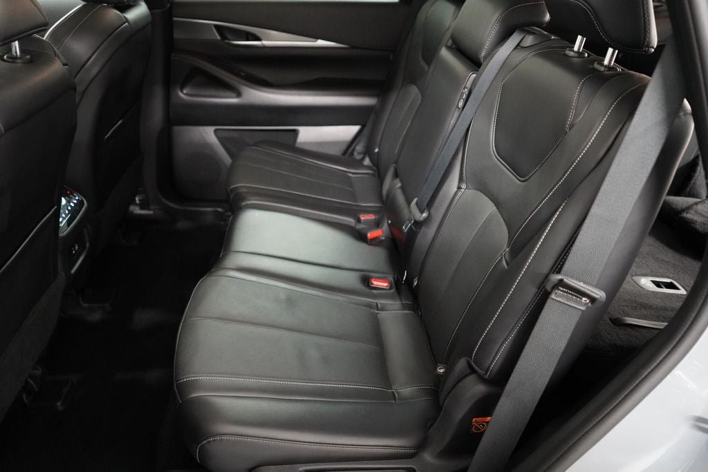 Used 2025 INFINITI QX60 Luxe AWD/4WD image 30
