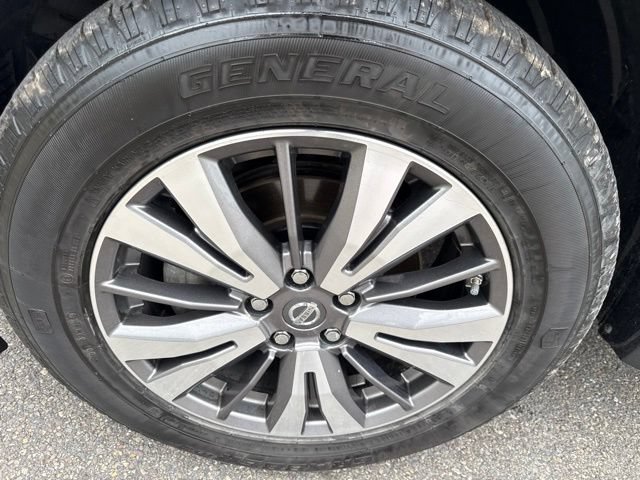 Used 2018 Nissan Pathfinder SL AWD/4WD image 10