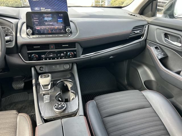 Used 2025 Nissan Rogue SV AWD/4WD image 15