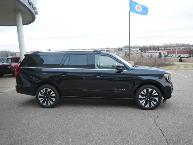 Certified 2025 Ford Expedition Max Platinum w/ Driver's Package AWD/4WD image 4
