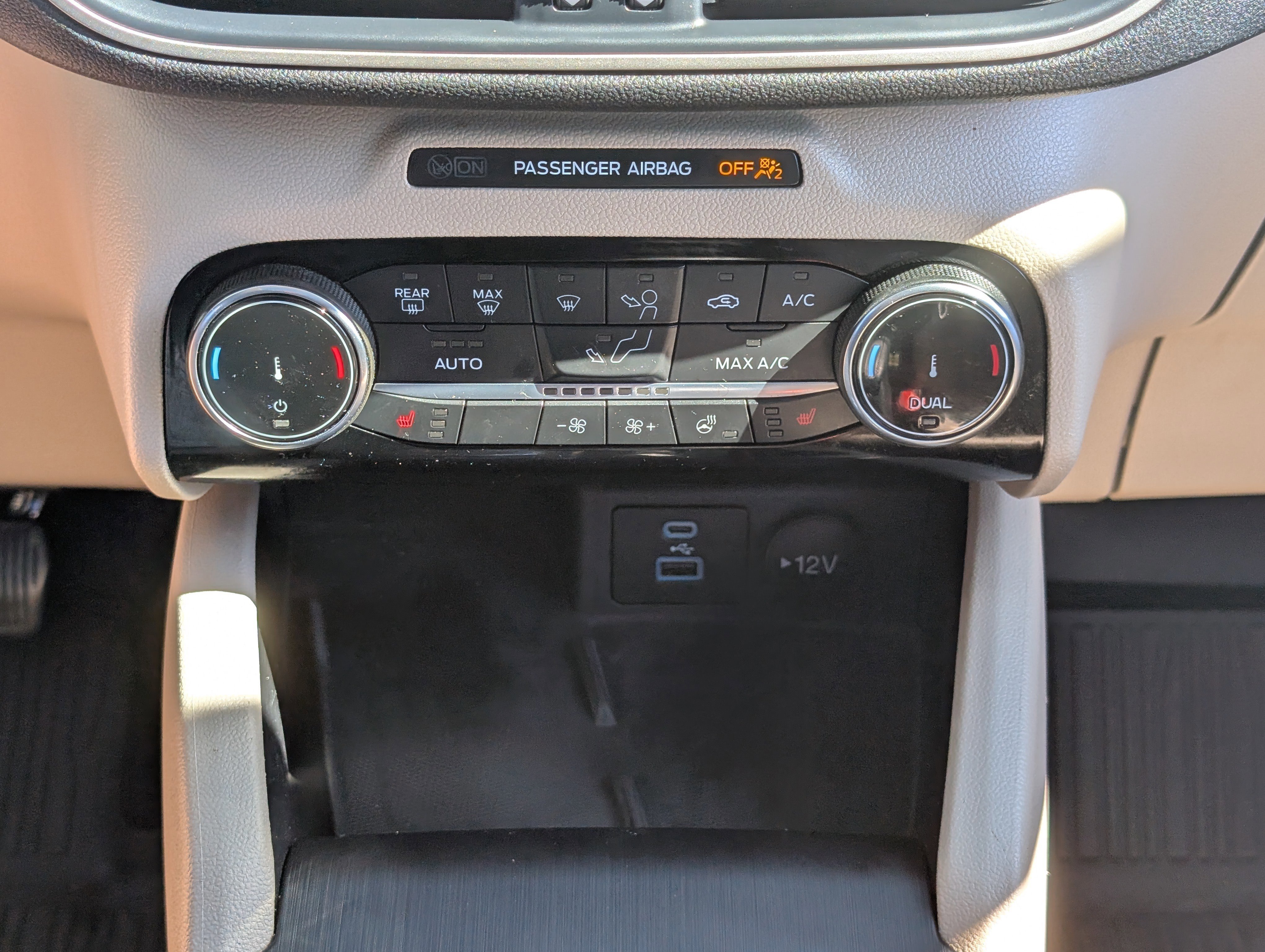 Certified 2022 Ford Escape SEL w/ Technology Package image 28