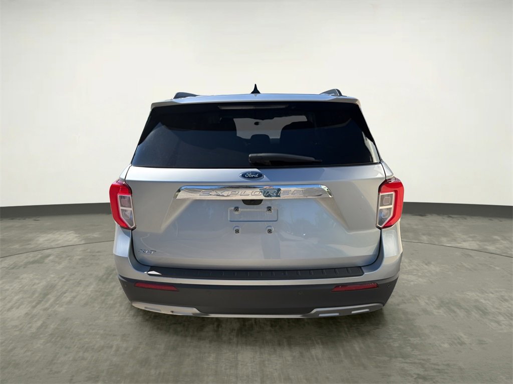 Certified 2024 Ford Explorer XLT w/ Equipment Group 202A image 3