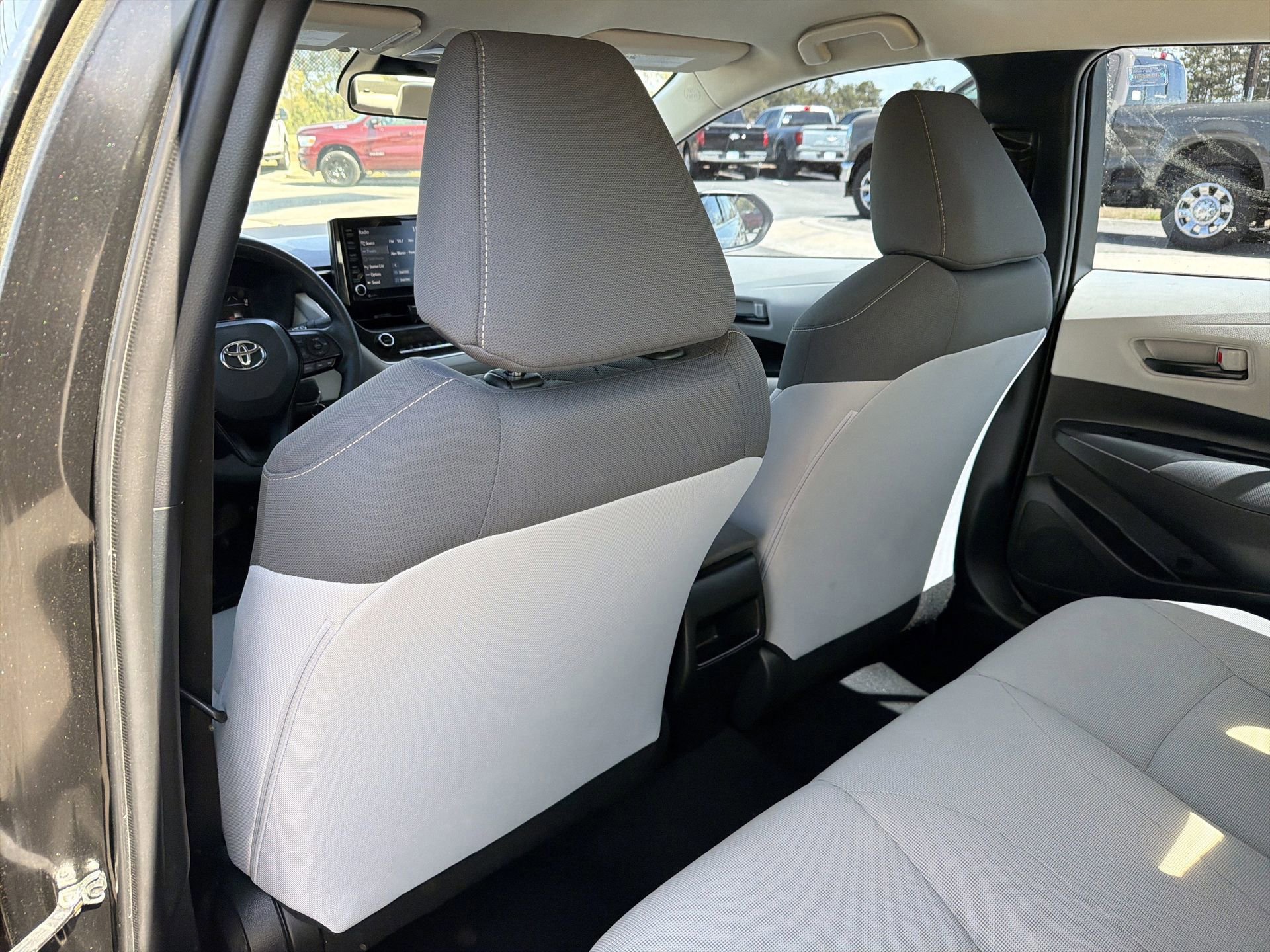 Used 2022 Toyota Corolla LE image 27