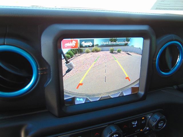 Used 2023 Jeep Wrangler Unlimited Sahara AWD/4WD image 14