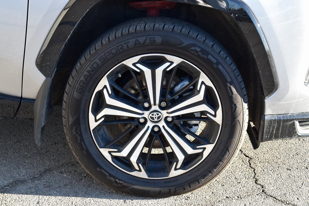 Used 2021 Toyota RAV4 XSE w/ Premium Package image 5