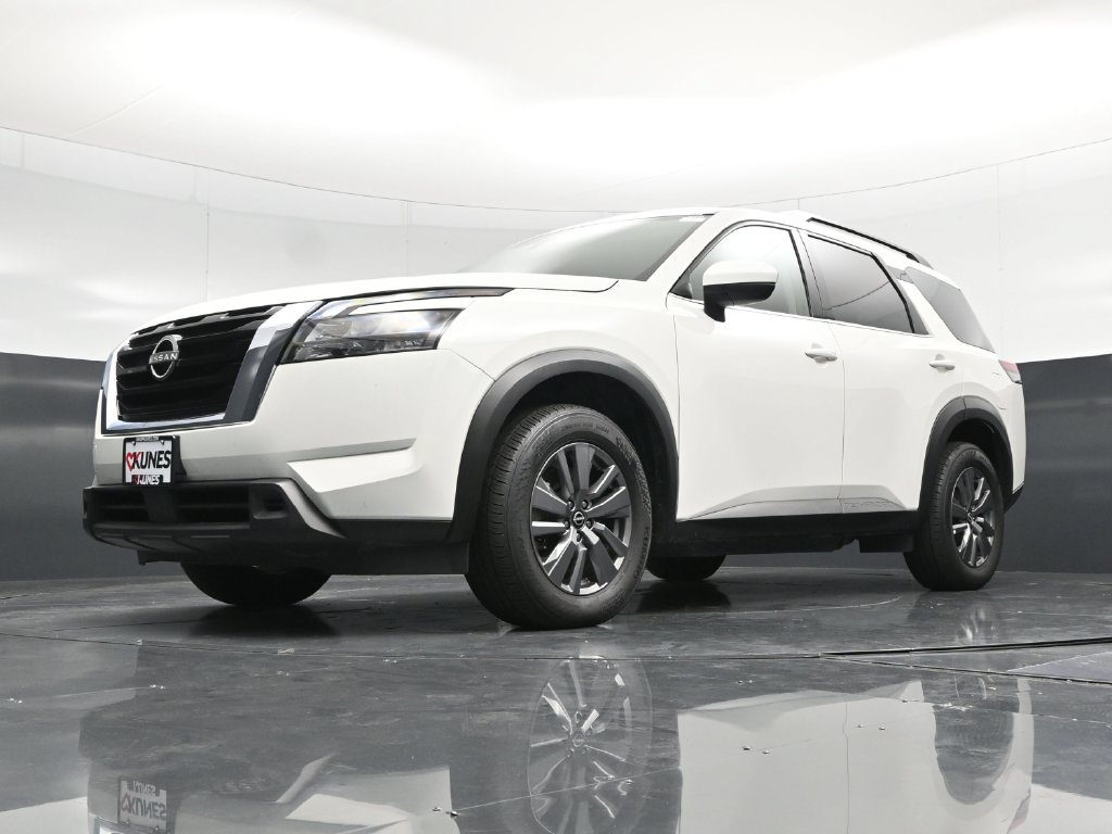 Used 2025 Nissan Pathfinder SV AWD/4WD image 47