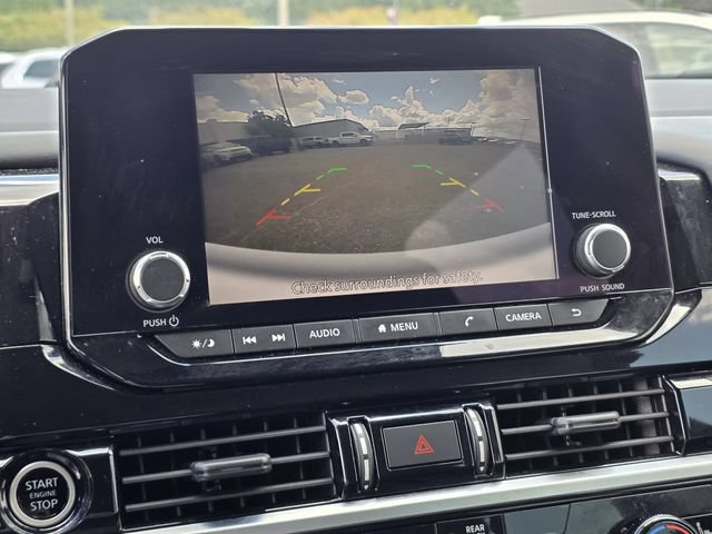 Used 2022 Nissan Pathfinder SV FWD image 10