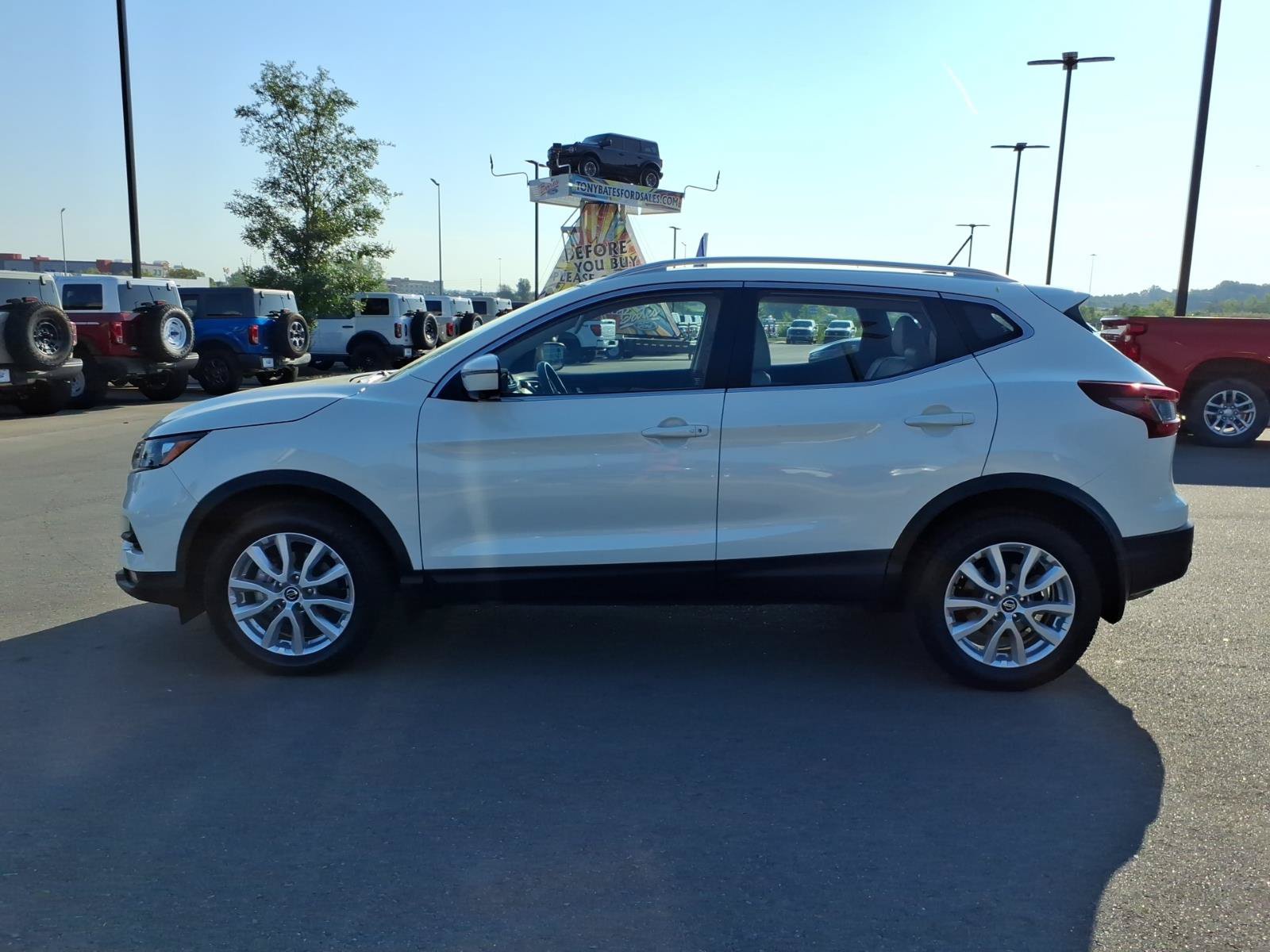 Used 2022 Nissan Rogue Sport SV w/ Technology Package AWD/4WD image 6