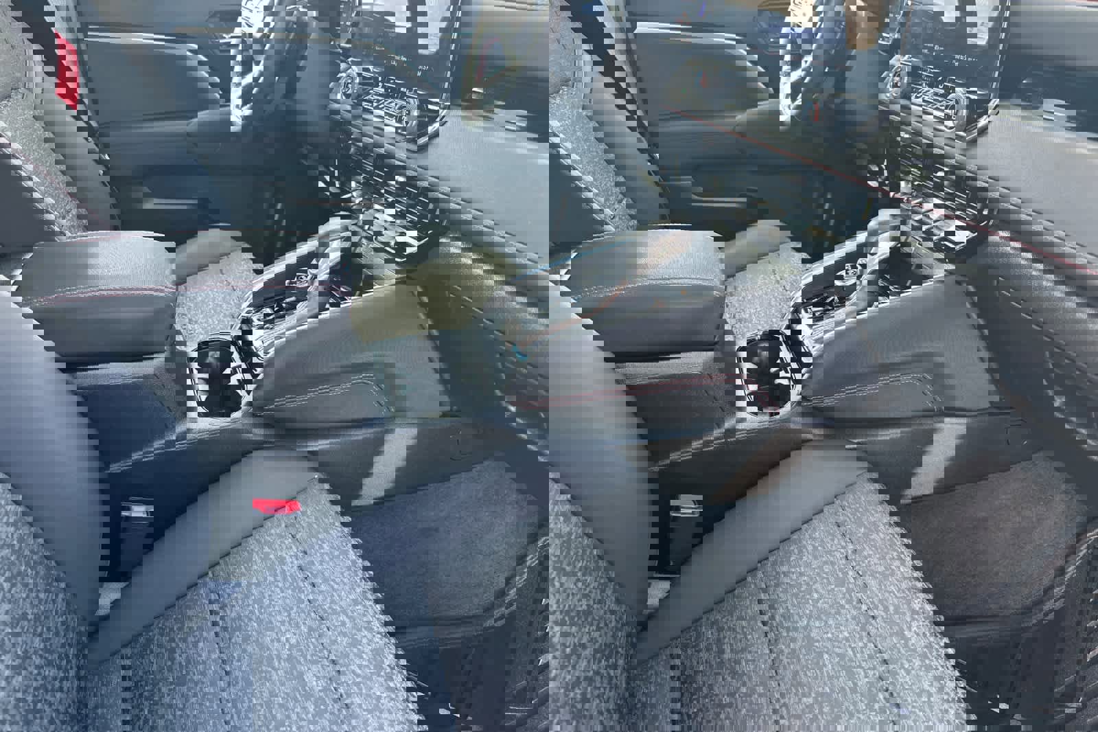 Used 2024 Chevrolet Colorado Z71 w/ Z71 Convenience Package 2 image 15