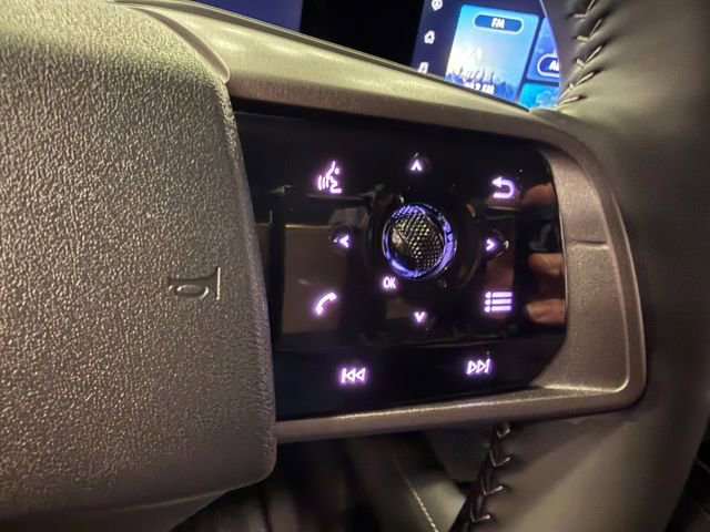 Used 2025 Nissan Murano SV AWD/4WD image 16