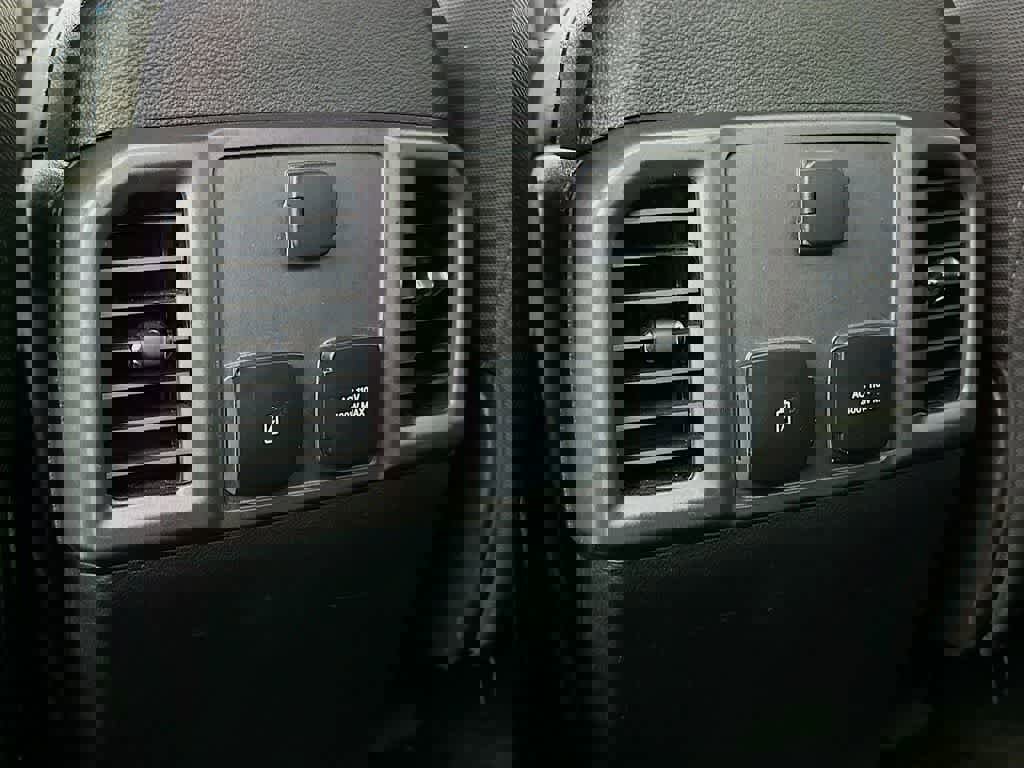 Certified 2019 Ford F150 XLT w/ Equipment Group 302A Luxury image 16