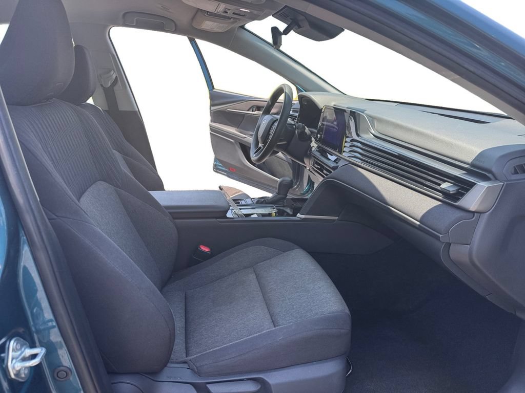 Used 2025 Toyota Camry LE FWD image 15
