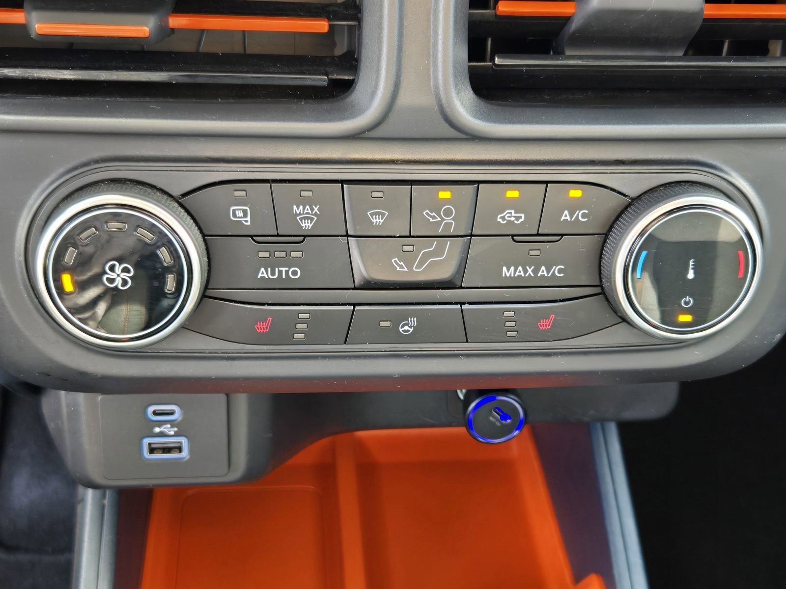 Certified 2024 Ford Maverick XLT w/ XLT Luxury Package image 17