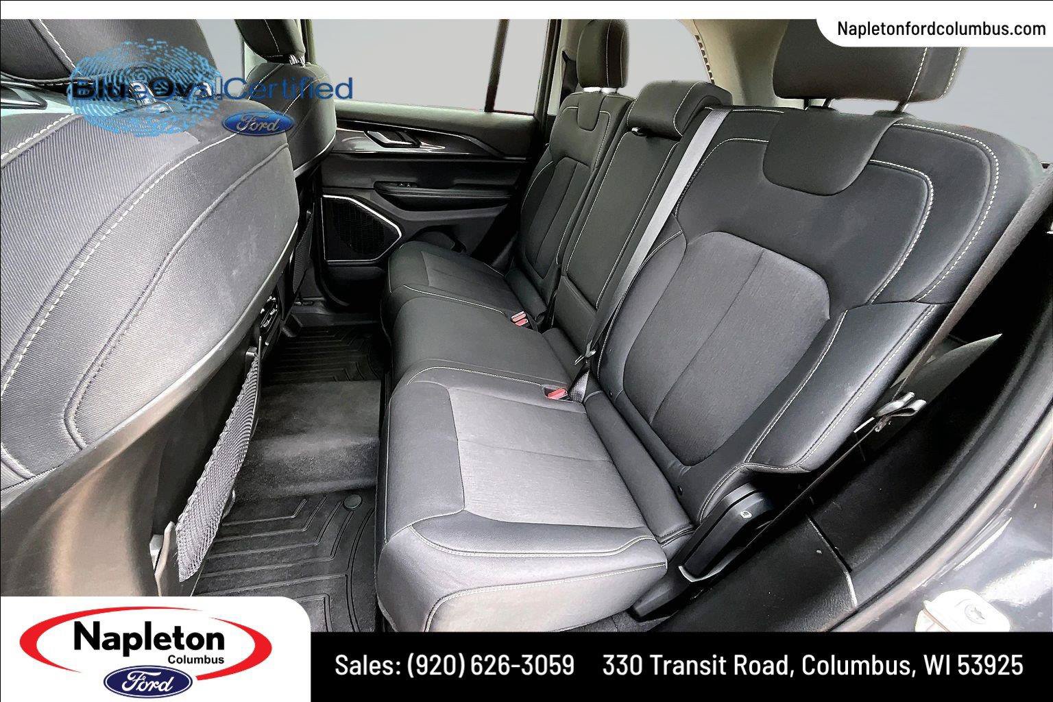 Used 2022 Jeep Grand Cherokee Laredo w/ Luxury Tech Group I AWD/4WD image 27