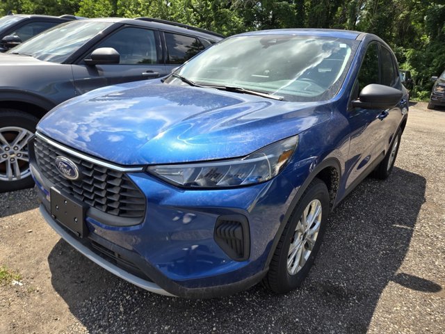 Certified 2023 Ford Escape Active AWD/4WD image 2