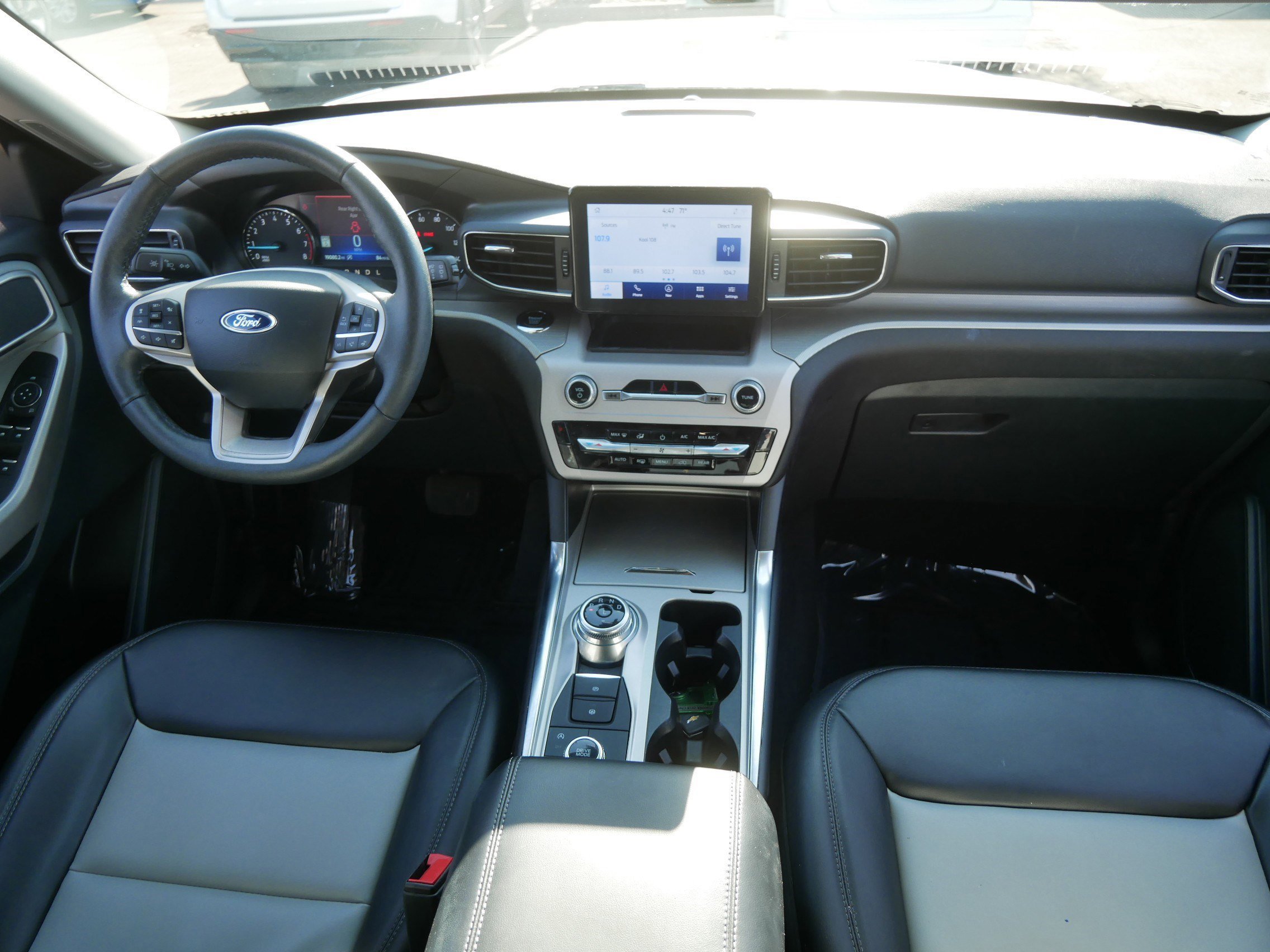 Certified 2024 Ford Explorer XLT w/ Equipment Group 202A image 10