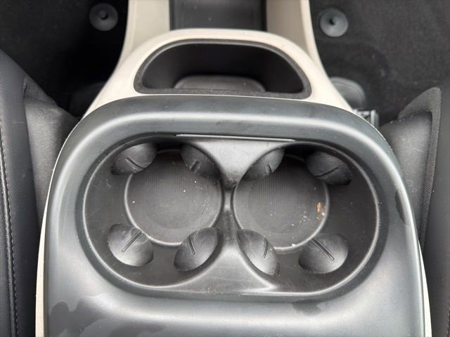 Used 2024 Chrysler Pacifica Touring-L image 34