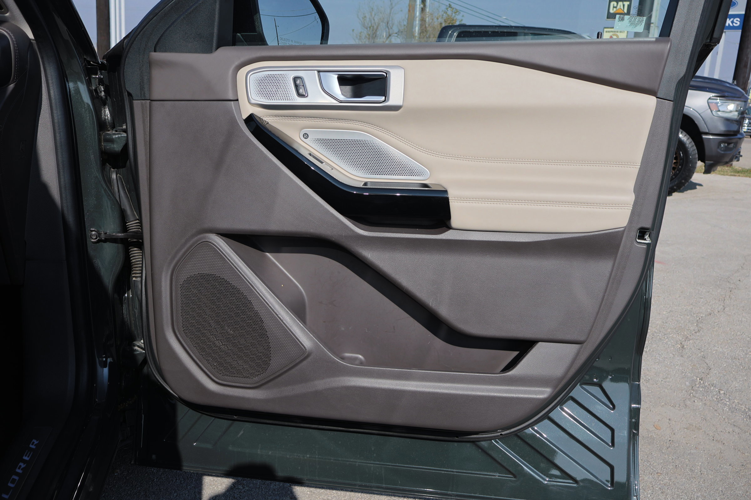 Certified 2022 Ford Explorer Platinum w/ Equipment Group 601A image 43