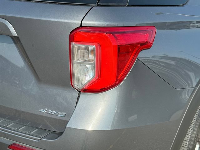 Certified 2021 Ford Explorer XLT w/ Equipment Group 202A AWD/4WD image 31