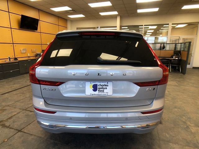 Used 2022 Volvo XC60 B5 Inscription image 4