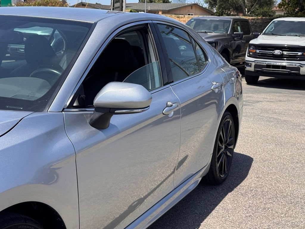 Used 2023 Toyota Camry XSE FWD image 9