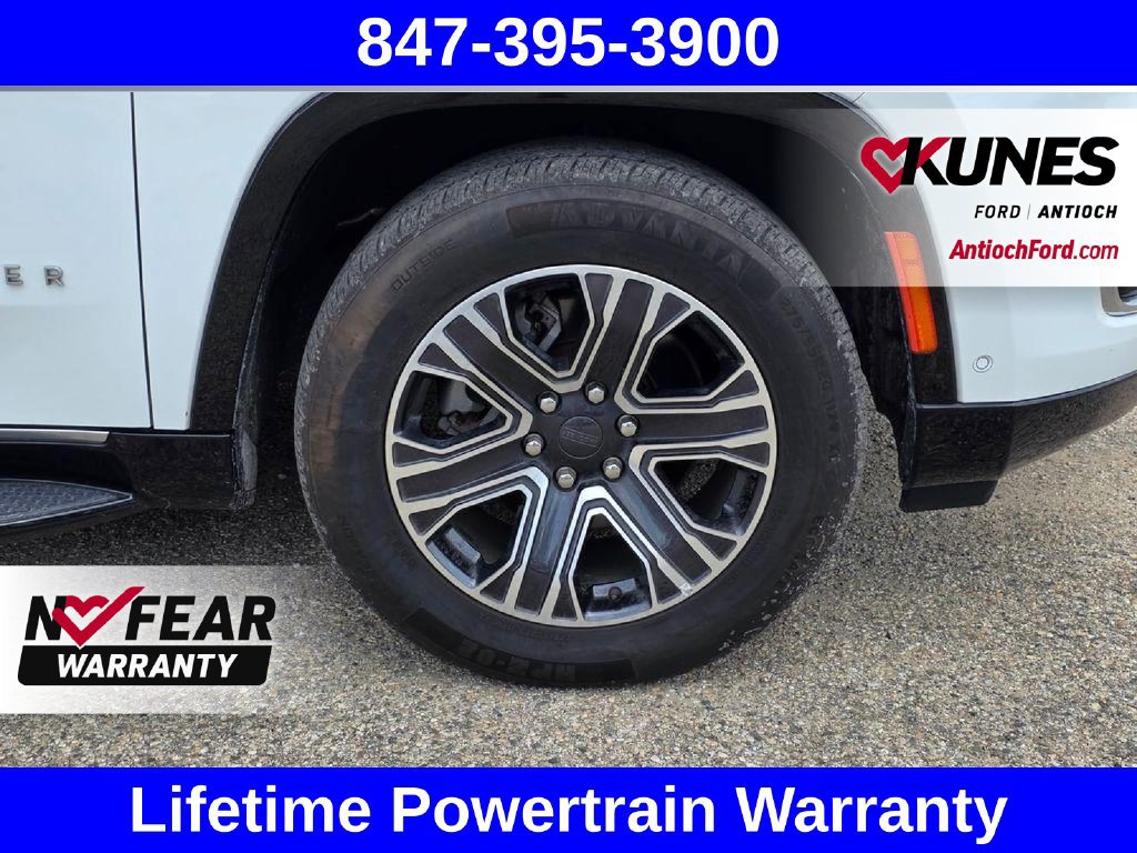 Used 2024 Jeep Wagoneer L Series II w/ Flexible Seating Group AWD/4WD image 13